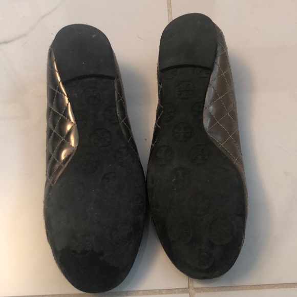 Tory Burch Quilted Gray/Silver flats - Picture 3 of 5